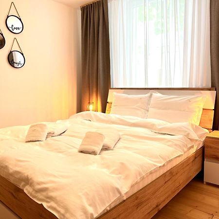 4Friendscentrubrasov Apartment Exterior photo